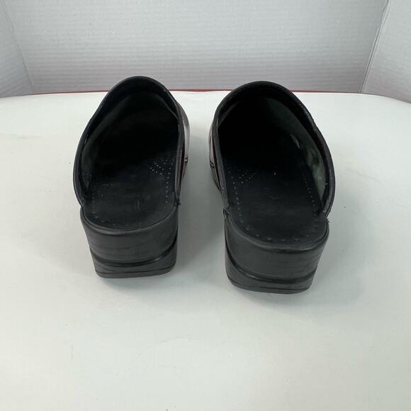 Dansko Burgundy Maroon Patent Leather Nursing Slip On Mule Work Shoes 8.5-9 39 - Picture 4 of 11